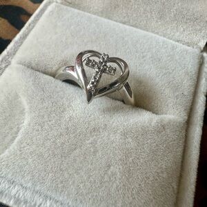 10k White Gold Heart With Diamonds Cross Ring